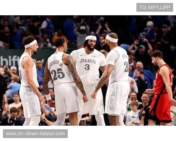 独行侠内线陷入危机 莱弗利加福德伤缺球队面临艰难考验 独行侠内线陷入危机 莱弗利加福德伤缺球队面临艰难考验